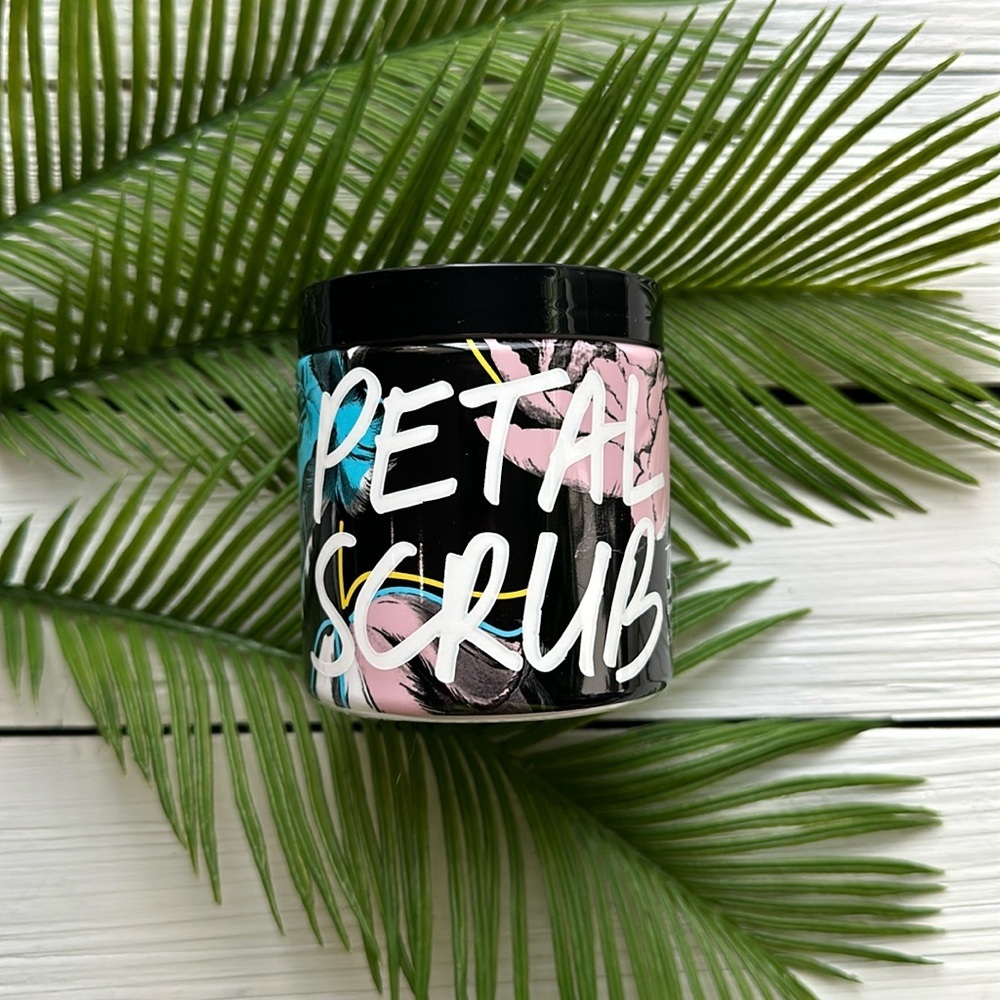 NWT Victorias Secret Tease Petal Scrub